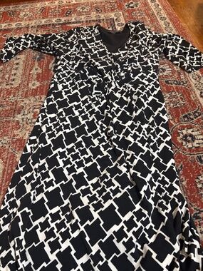 Black and white pattern quitter sleeve long dress